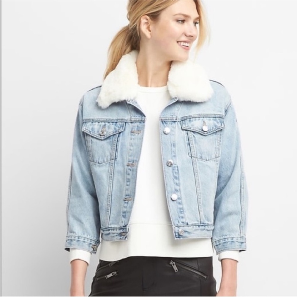 GAP JEAN JACKET FUR COLLAR SZ M